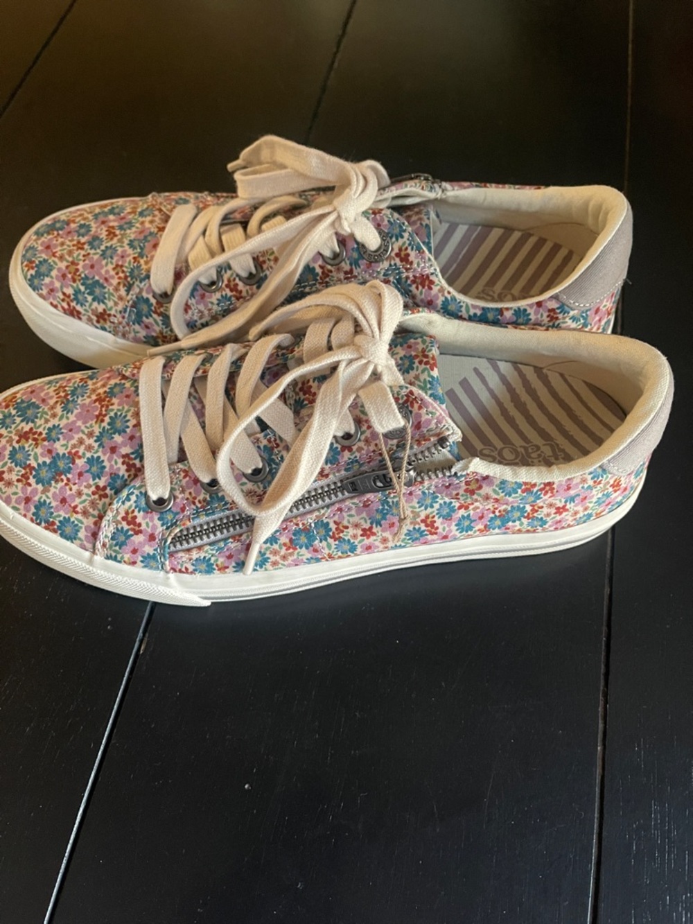 Taos floral sneaker size 8.5 - Picture 2 of 8